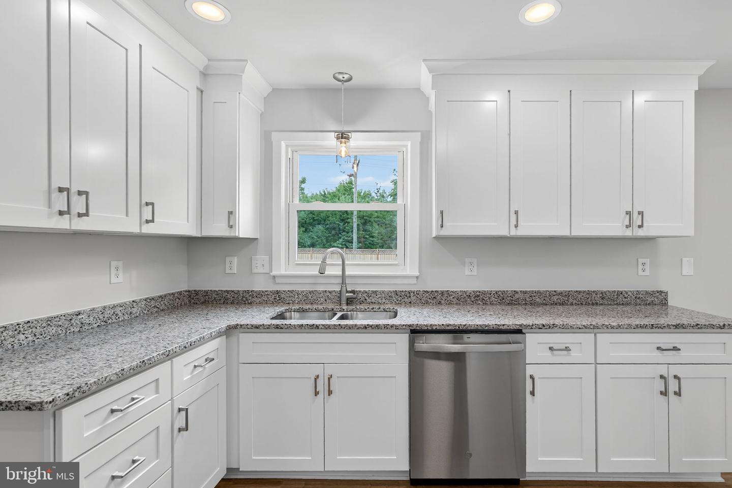 234 BLUEBIRD DR, STEPHENS CITY, Virginia 22655, 3 Bedrooms Bedrooms, ,2 BathroomsBathrooms,Residential,For sale,234 BLUEBIRD DR,VAFV2035882 MLS # VAFV2035882