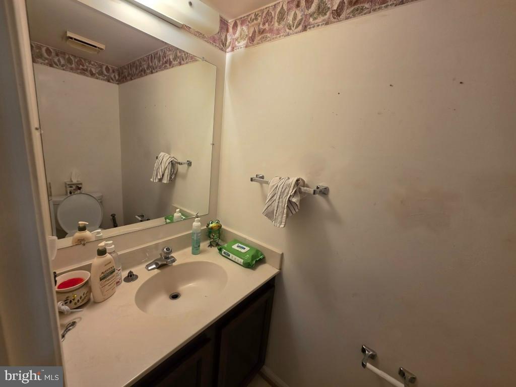 13485 OLD DAIRY CT, HERNDON, Virginia 20171, 3 Bedrooms Bedrooms, ,2 BathroomsBathrooms,Residential,For sale,13485 OLD DAIRY CT,VAFX2259444 MLS # VAFX2259444