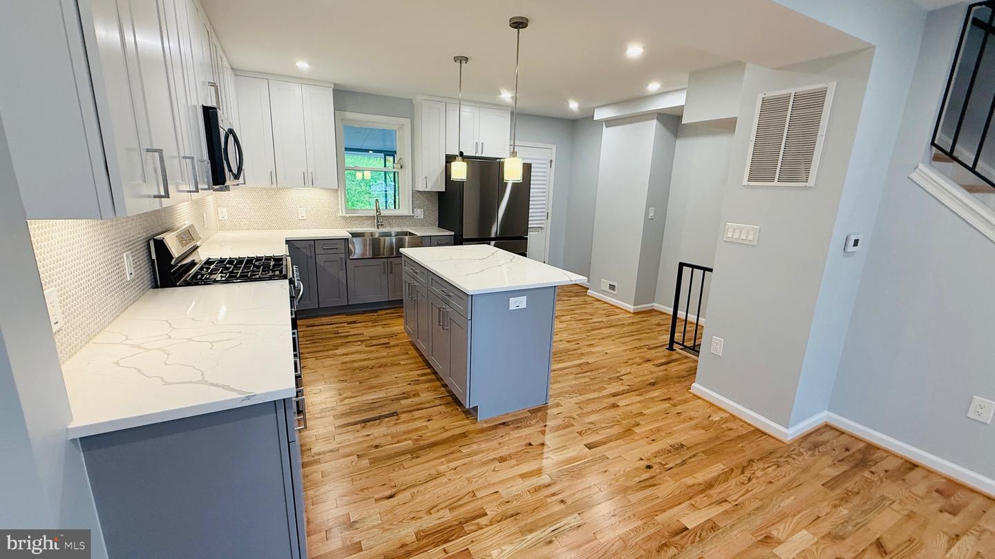 709 ADRIAN ST SE, WASHINGTON, District Of Columbia 20019, 4 Bedrooms Bedrooms, ,2 BathroomsBathrooms,Residential,For sale,709 ADRIAN ST SE,DCDC2213784 MLS # DCDC2213784