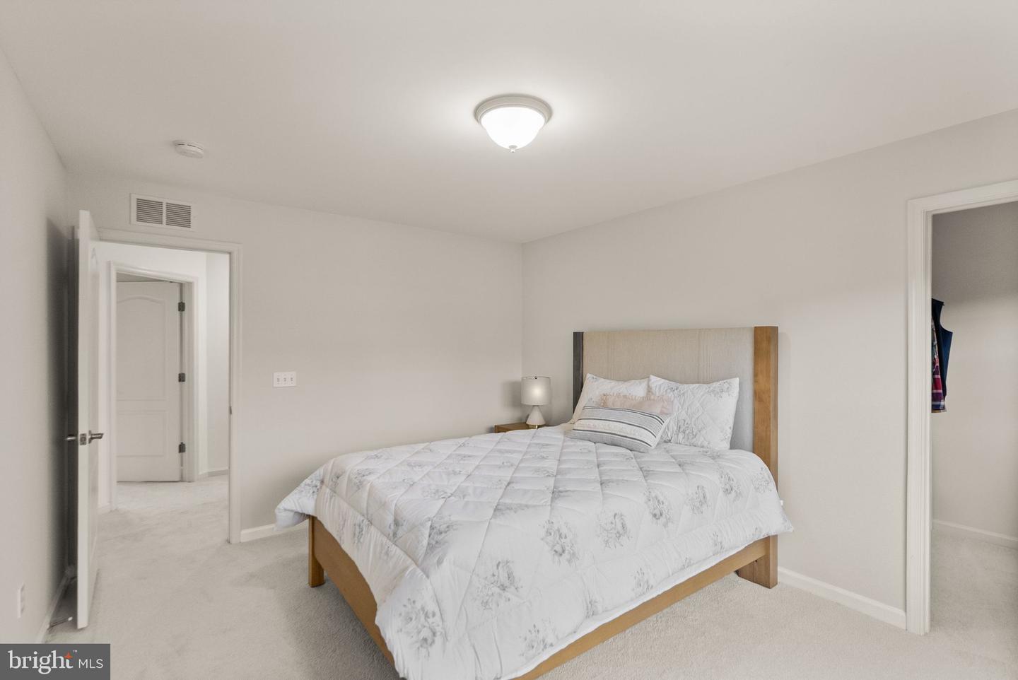 42108 AUTUMN RAIN CIR, BRAMBLETON, Virginia 20148, 5 Bedrooms Bedrooms, ,4 BathroomsBathrooms,Residential,For sale,42108 AUTUMN RAIN CIR,VALO2103886 MLS # VALO2103886