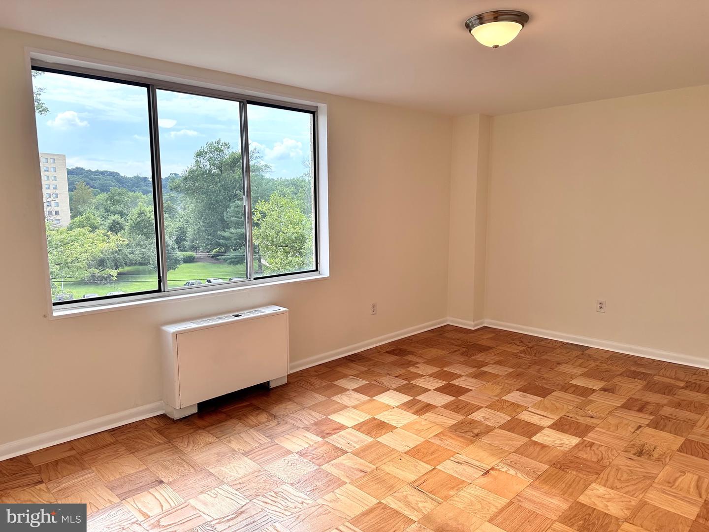 6621 WAKEFIELD DR #403, ALEXANDRIA, Virginia 22307, 3 Bedrooms Bedrooms, ,2 BathroomsBathrooms,Residential,For sale,6621 WAKEFIELD DR #403,VAFX2259364 MLS # VAFX2259364