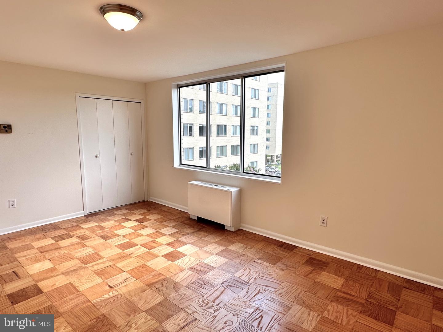 6621 WAKEFIELD DR #403, ALEXANDRIA, Virginia 22307, 3 Bedrooms Bedrooms, ,2 BathroomsBathrooms,Residential,For sale,6621 WAKEFIELD DR #403,VAFX2259364 MLS # VAFX2259364