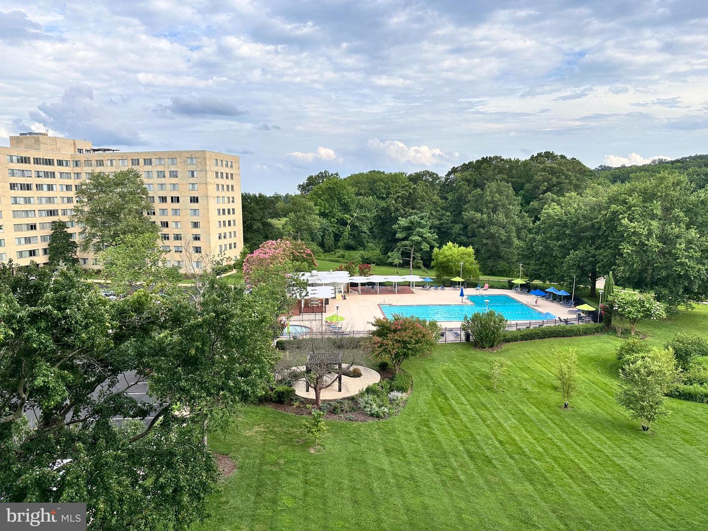 6621 WAKEFIELD DR #403, ALEXANDRIA, Virginia 22307, 3 Bedrooms Bedrooms, ,2 BathroomsBathrooms,Residential,For sale,6621 WAKEFIELD DR #403,VAFX2259364 MLS # VAFX2259364