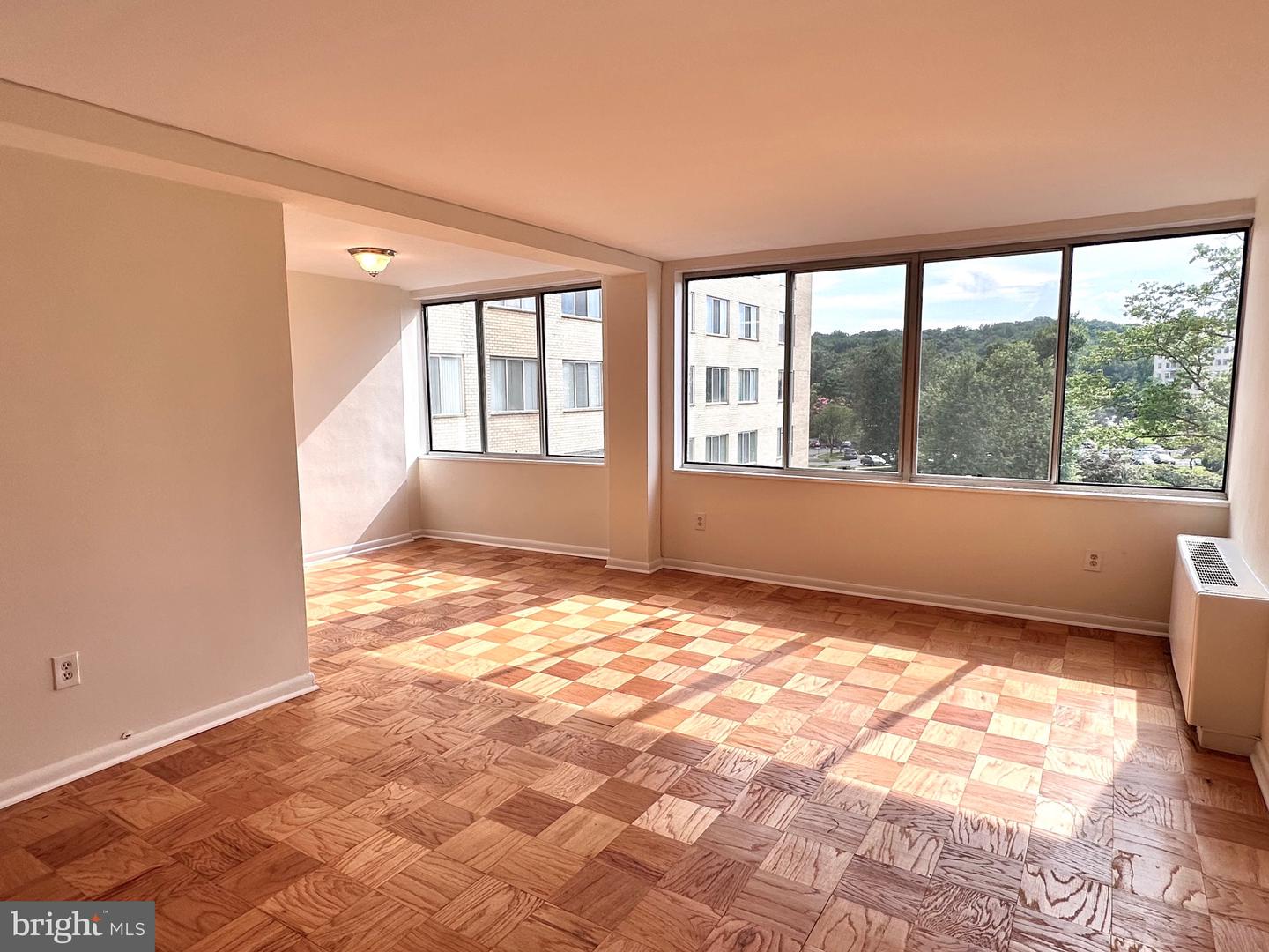6621 WAKEFIELD DR #403, ALEXANDRIA, Virginia 22307, 3 Bedrooms Bedrooms, ,2 BathroomsBathrooms,Residential,For sale,6621 WAKEFIELD DR #403,VAFX2259364 MLS # VAFX2259364
