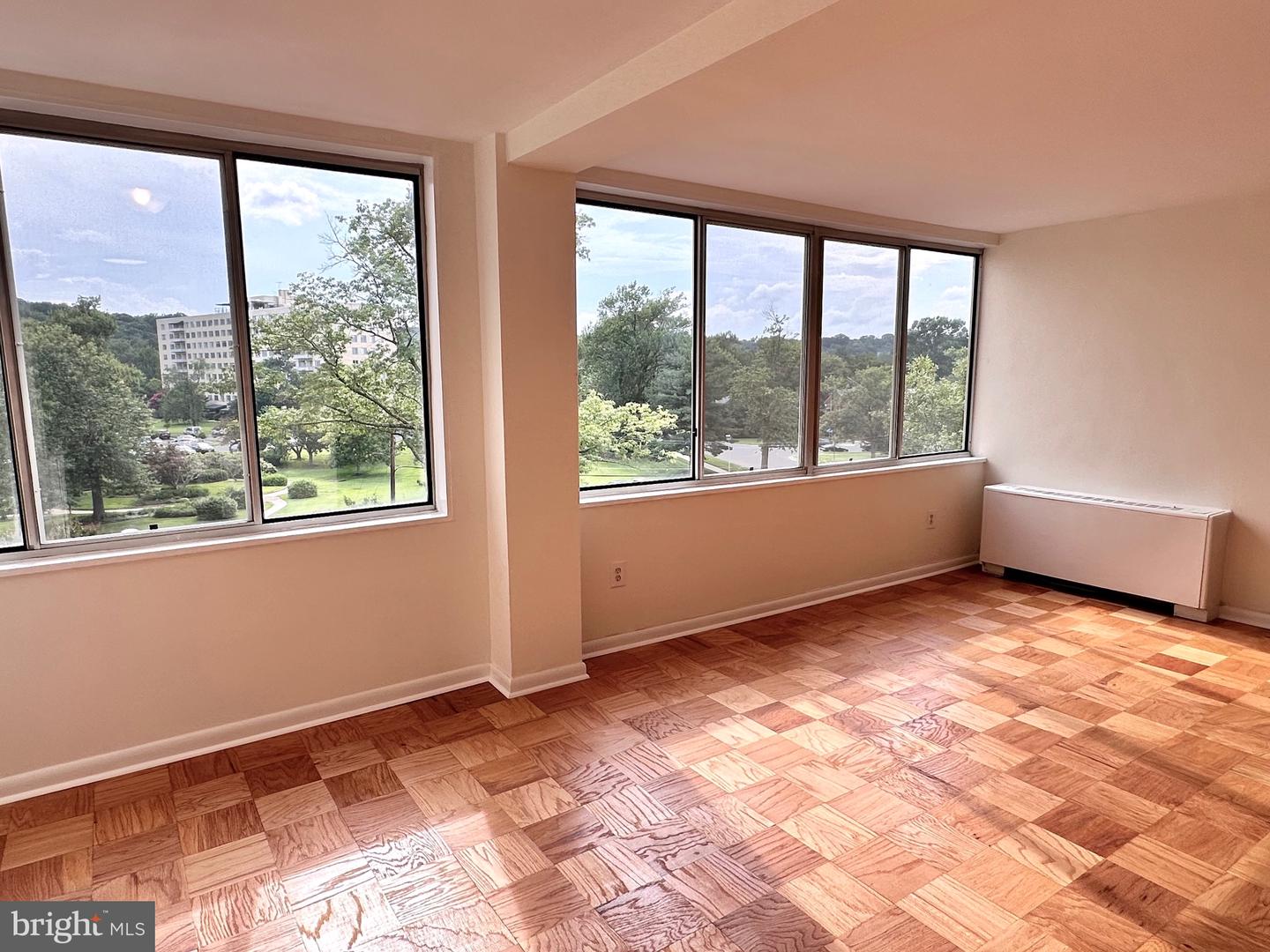 6621 WAKEFIELD DR #403, ALEXANDRIA, Virginia 22307, 3 Bedrooms Bedrooms, ,2 BathroomsBathrooms,Residential,For sale,6621 WAKEFIELD DR #403,VAFX2259364 MLS # VAFX2259364