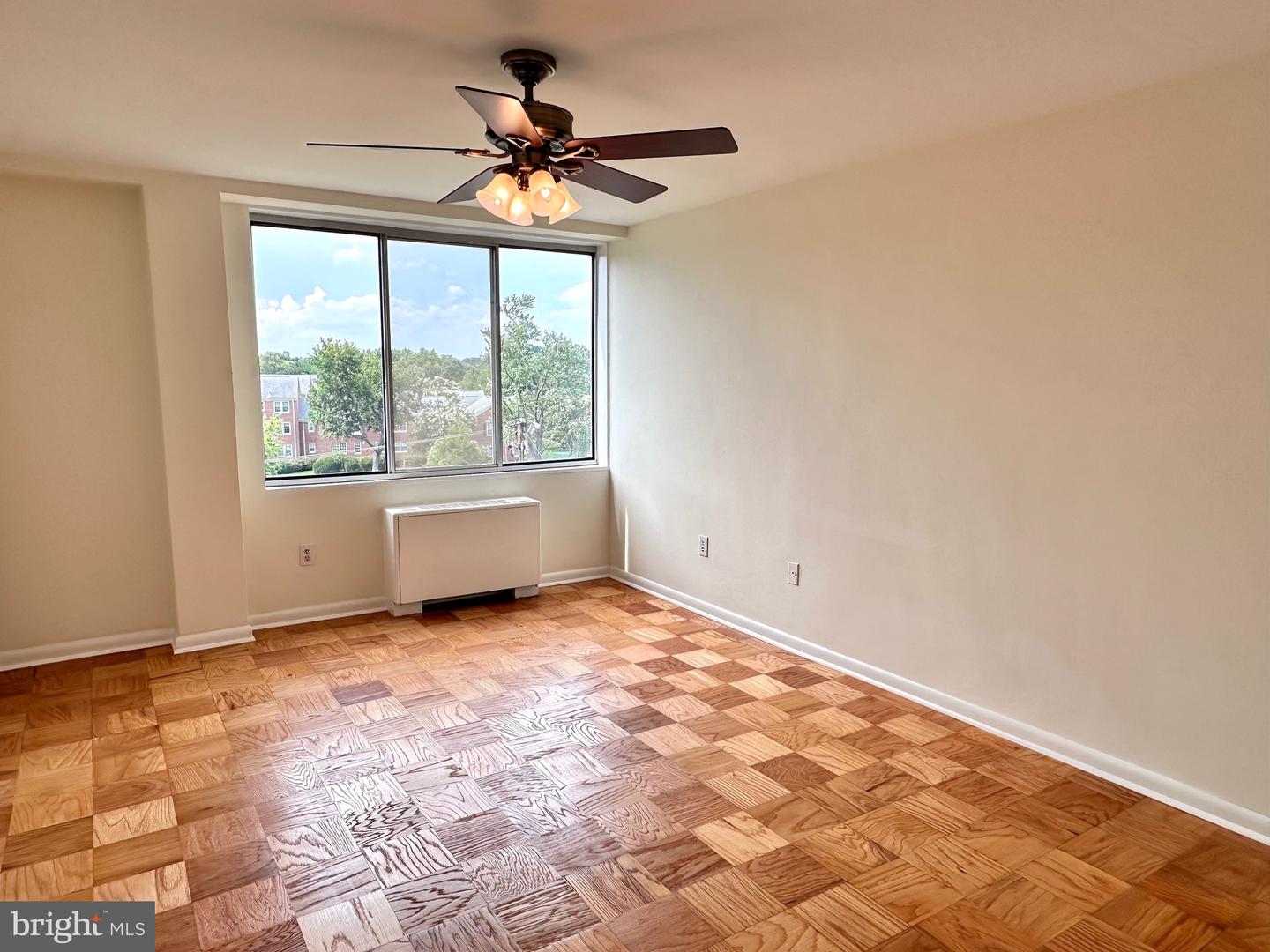 6621 WAKEFIELD DR #403, ALEXANDRIA, Virginia 22307, 3 Bedrooms Bedrooms, ,2 BathroomsBathrooms,Residential,For sale,6621 WAKEFIELD DR #403,VAFX2259364 MLS # VAFX2259364