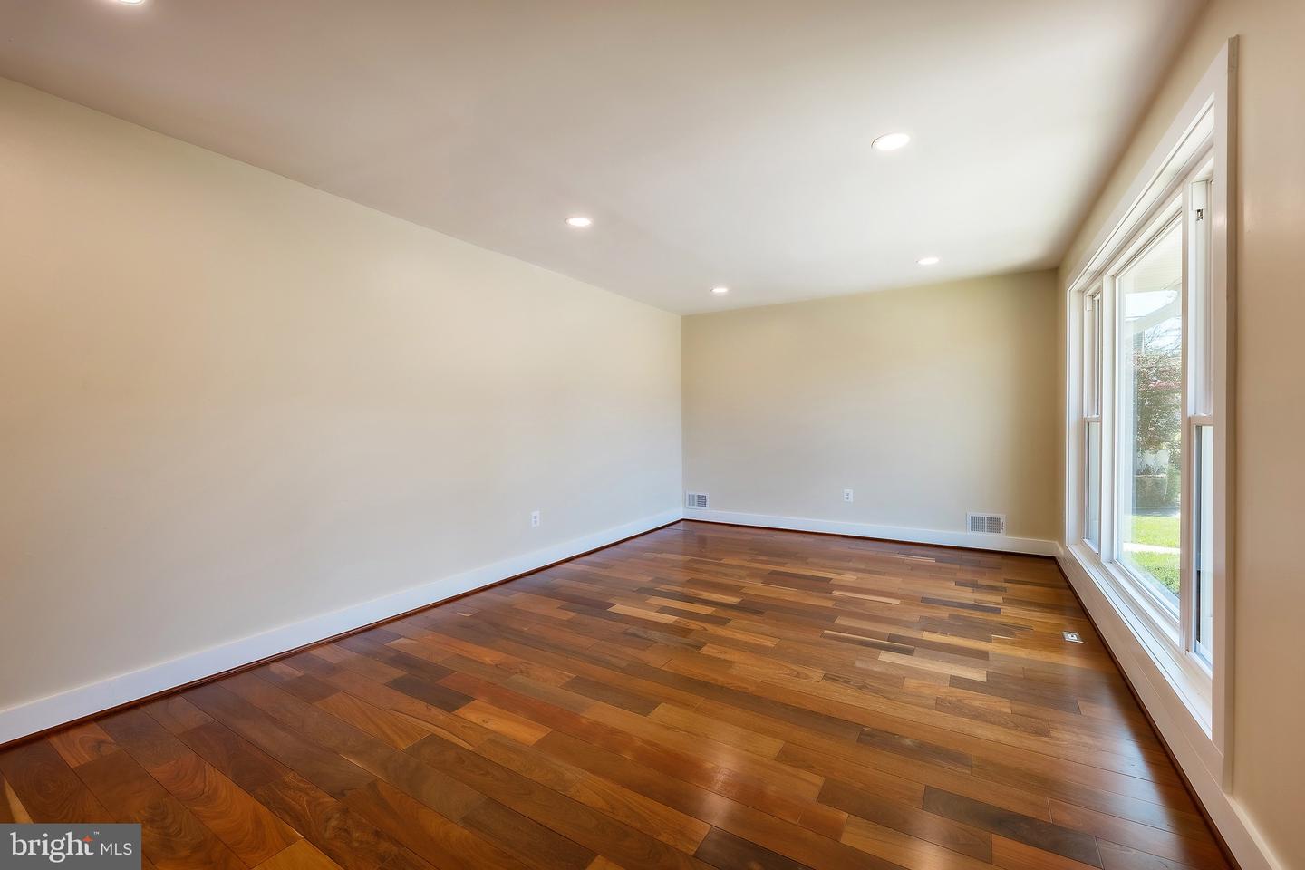 3651 HIGHWOOD DR SE, WASHINGTON, District Of Columbia 20020, 3 Bedrooms Bedrooms, ,3 BathroomsBathrooms,Residential,For sale,3651 HIGHWOOD DR SE,DCDC2213720 MLS # DCDC2213720