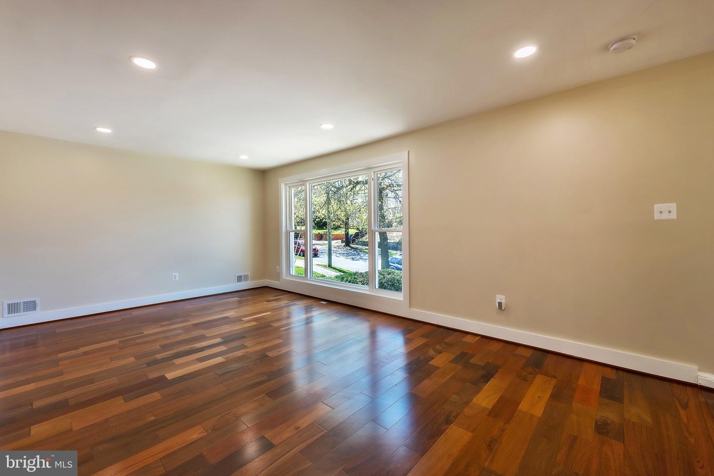 3651 HIGHWOOD DR SE, WASHINGTON, District Of Columbia 20020, 3 Bedrooms Bedrooms, ,3 BathroomsBathrooms,Residential,For sale,3651 HIGHWOOD DR SE,DCDC2213720 MLS # DCDC2213720