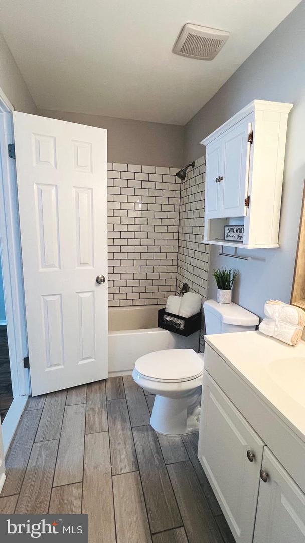 10310 BRIDGETOWN PL #56, BURKE, Virginia 22015, 2 Bedrooms Bedrooms, ,2 BathroomsBathrooms,Residential,For sale,10310 BRIDGETOWN PL #56,VAFX2259464 MLS # VAFX2259464