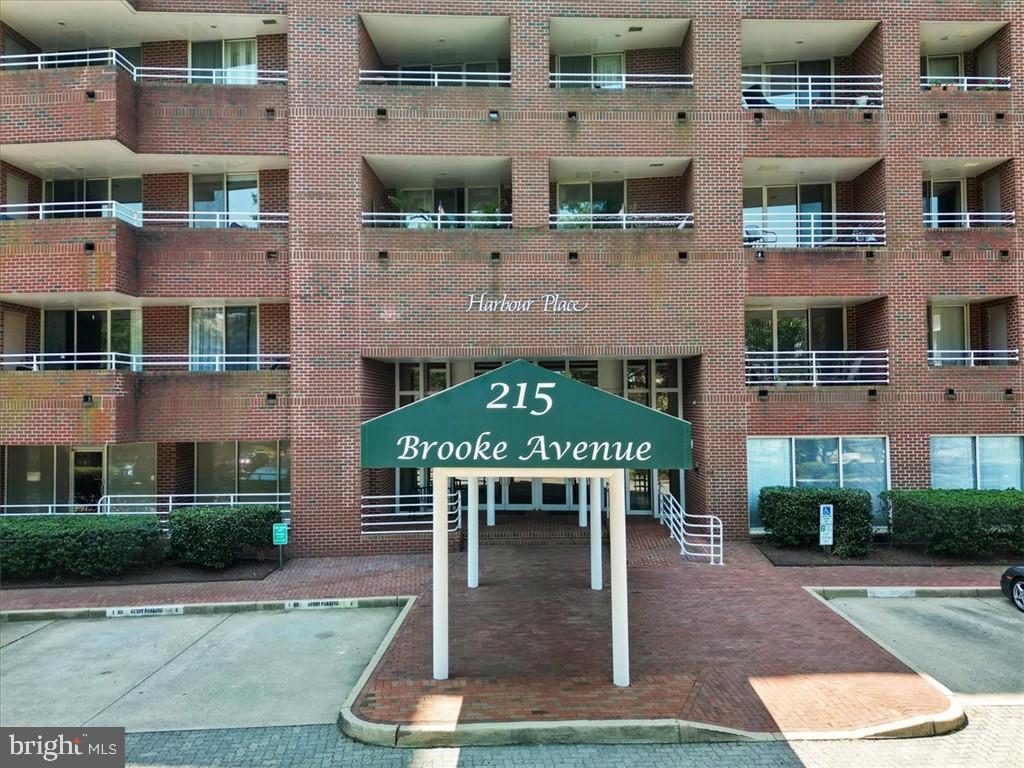 215 BROOKE AVE #1004, NORFOLK, Virginia 23510, 3 Bedrooms Bedrooms, 8 Rooms Rooms,3 BathroomsBathrooms,Residential,For sale,215 BROOKE AVE #1004,VANF2000082 MLS # VANF2000082