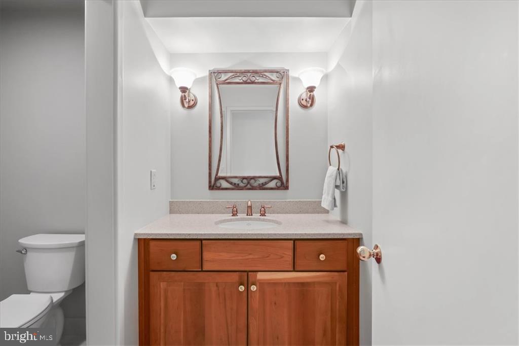 215 BROOKE AVE #1004, NORFOLK, Virginia 23510, 3 Bedrooms Bedrooms, 8 Rooms Rooms,3 BathroomsBathrooms,Residential,For sale,215 BROOKE AVE #1004,VANF2000082 MLS # VANF2000082