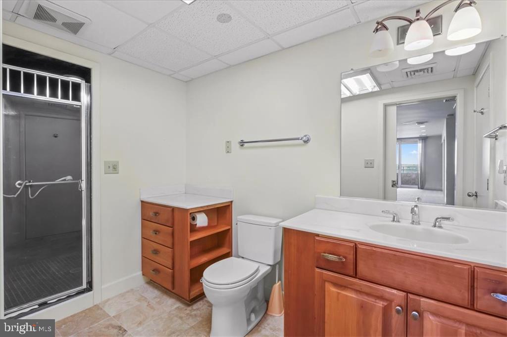 215 BROOKE AVE #1004, NORFOLK, Virginia 23510, 3 Bedrooms Bedrooms, 8 Rooms Rooms,3 BathroomsBathrooms,Residential,For sale,215 BROOKE AVE #1004,VANF2000082 MLS # VANF2000082