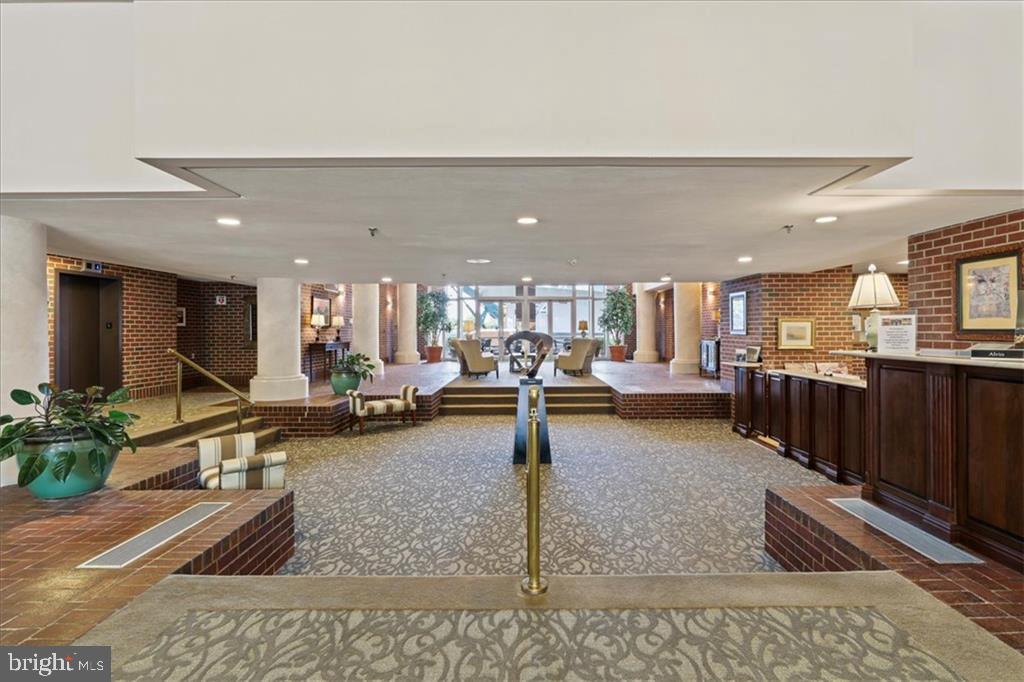 215 BROOKE AVE #1004, NORFOLK, Virginia 23510, 3 Bedrooms Bedrooms, 8 Rooms Rooms,3 BathroomsBathrooms,Residential,For sale,215 BROOKE AVE #1004,VANF2000082 MLS # VANF2000082