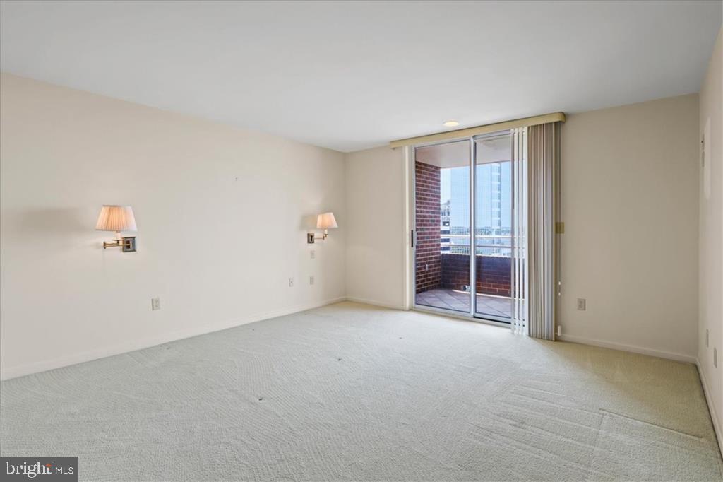 215 BROOKE AVE #1004, NORFOLK, Virginia 23510, 3 Bedrooms Bedrooms, 8 Rooms Rooms,3 BathroomsBathrooms,Residential,For sale,215 BROOKE AVE #1004,VANF2000082 MLS # VANF2000082