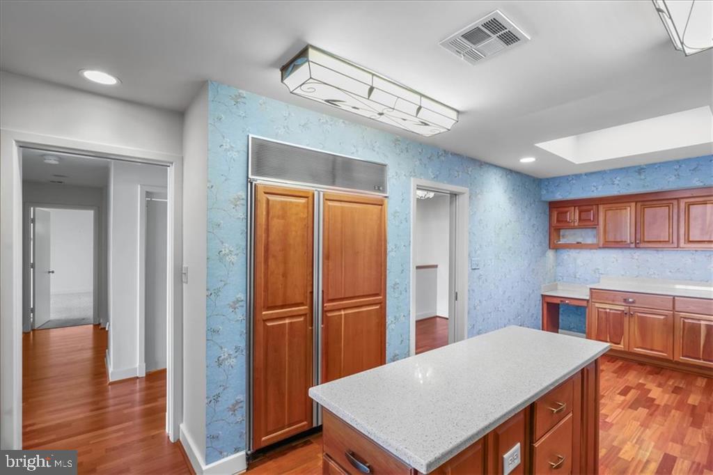 215 BROOKE AVE #1004, NORFOLK, Virginia 23510, 3 Bedrooms Bedrooms, 8 Rooms Rooms,3 BathroomsBathrooms,Residential,For sale,215 BROOKE AVE #1004,VANF2000082 MLS # VANF2000082