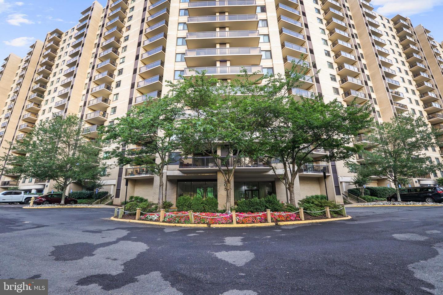 205 YOAKUM PKWY #1712, ALEXANDRIA, Virginia 22304, 3 Bedrooms Bedrooms, ,2 BathroomsBathrooms,Residential,For sale,205 YOAKUM PKWY #1712,VAAX2046598 MLS # VAAX2046598