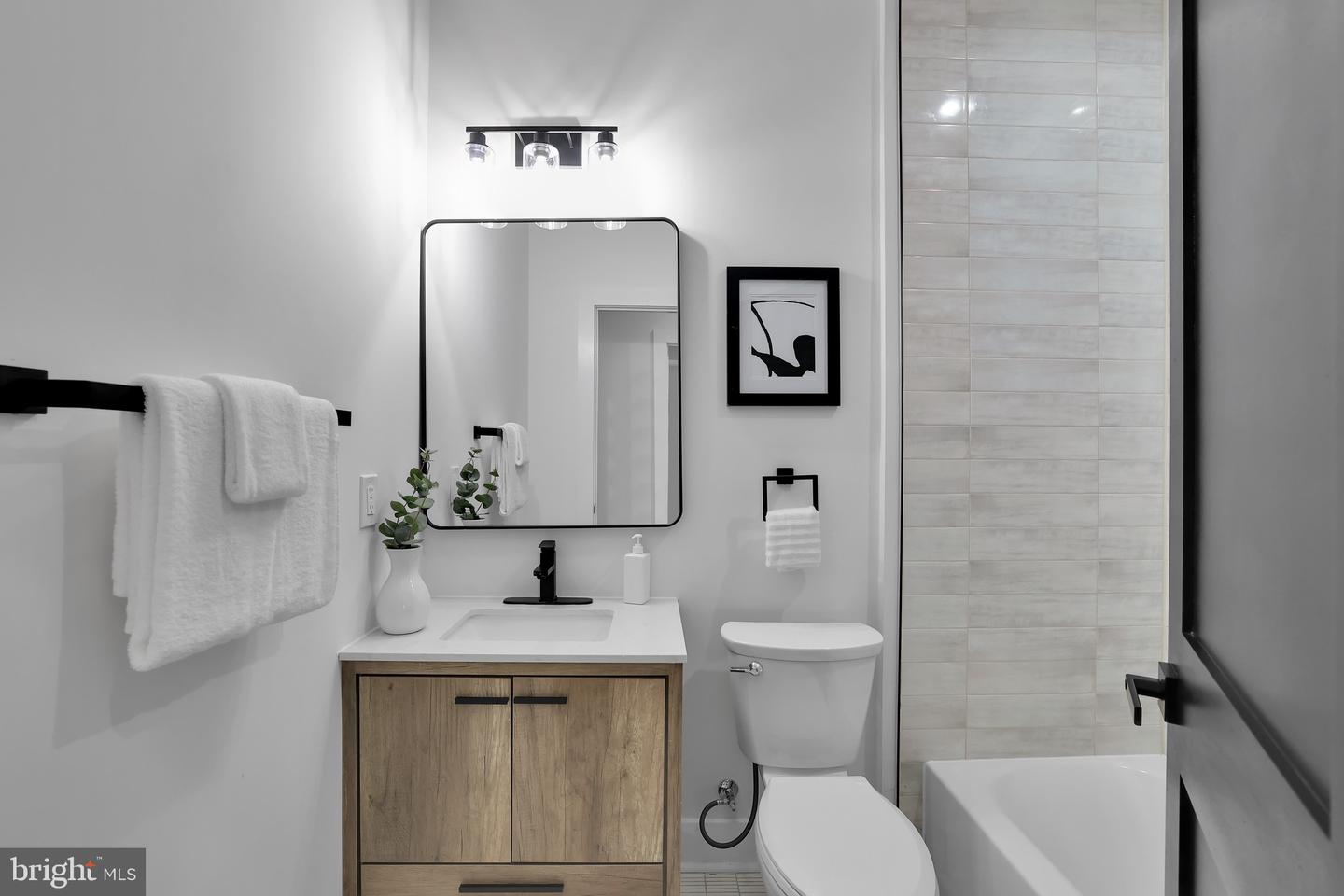 616 KENYON ST NW #1, WASHINGTON, District Of Columbia 20010, 5 Bedrooms Bedrooms, ,5 BathroomsBathrooms,Residential,For sale,616 KENYON ST NW #1,DCDC2212284 MLS # DCDC2212284