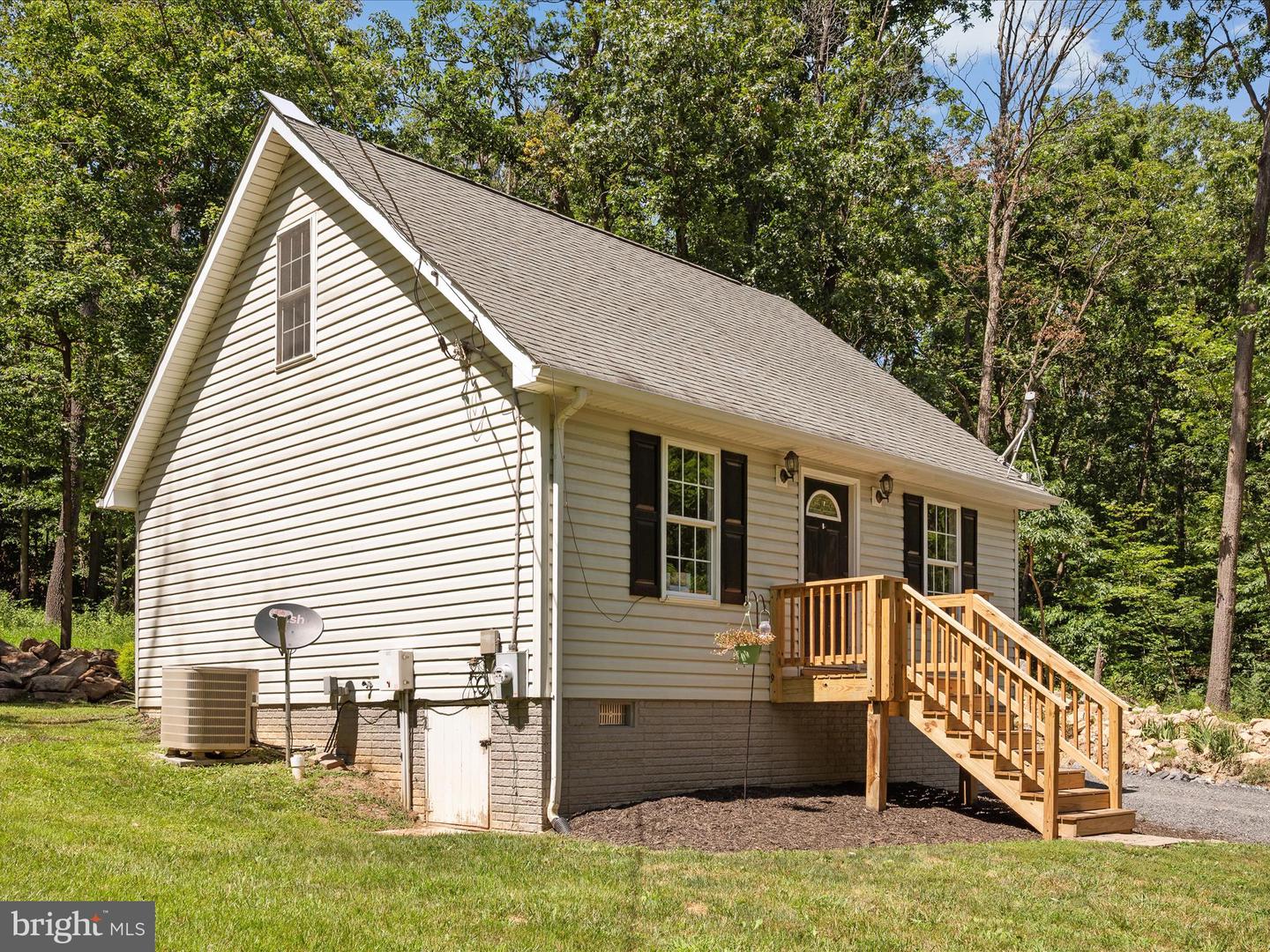 208 OPOSSUM TRL, WINCHESTER, Virginia 22602, 3 Bedrooms Bedrooms, ,1 BathroomBathrooms,Residential,For sale,208 OPOSSUM TRL,VAFV2035812 MLS # VAFV2035812
