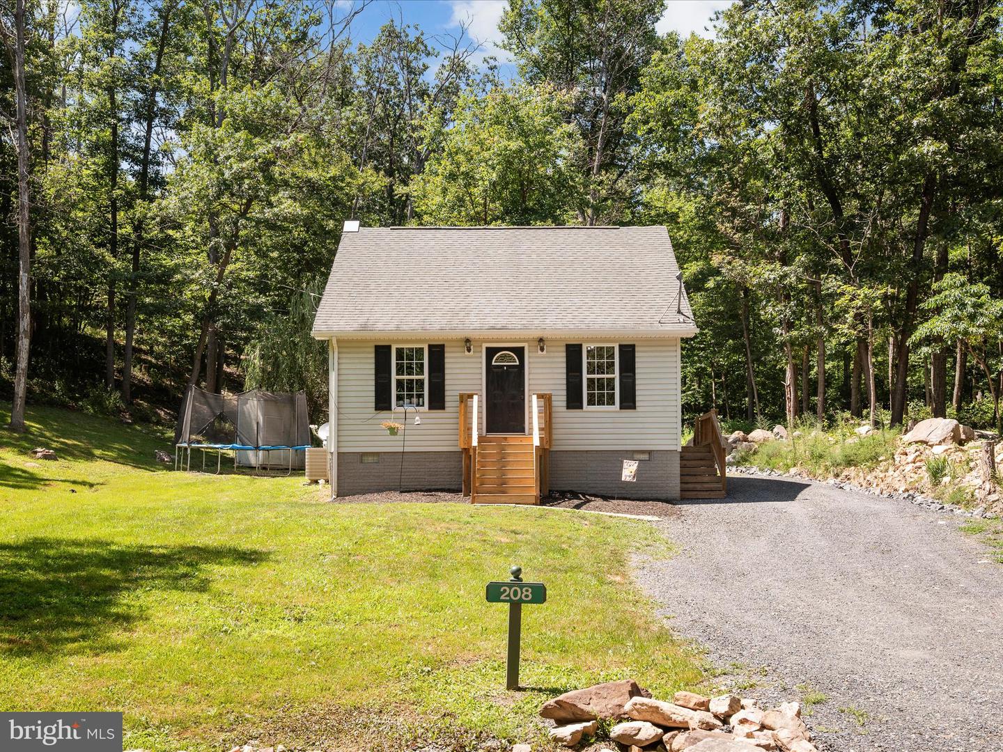 208 OPOSSUM TRL, WINCHESTER, Virginia 22602, 3 Bedrooms Bedrooms, ,1 BathroomBathrooms,Residential,For sale,208 OPOSSUM TRL,VAFV2035812 MLS # VAFV2035812
