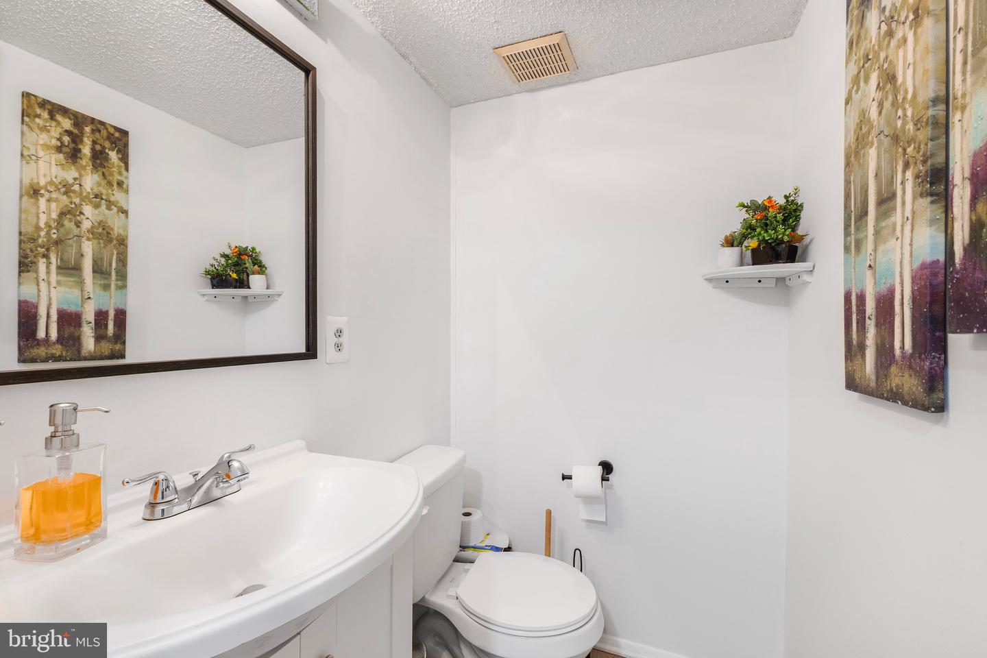 3314 WYNDALE CT, WOODBRIDGE, Virginia 22192, 4 Bedrooms Bedrooms, 7 Rooms Rooms,2 BathroomsBathrooms,Residential,For sale,3314 WYNDALE CT,VAPW2100502 MLS # VAPW2100502