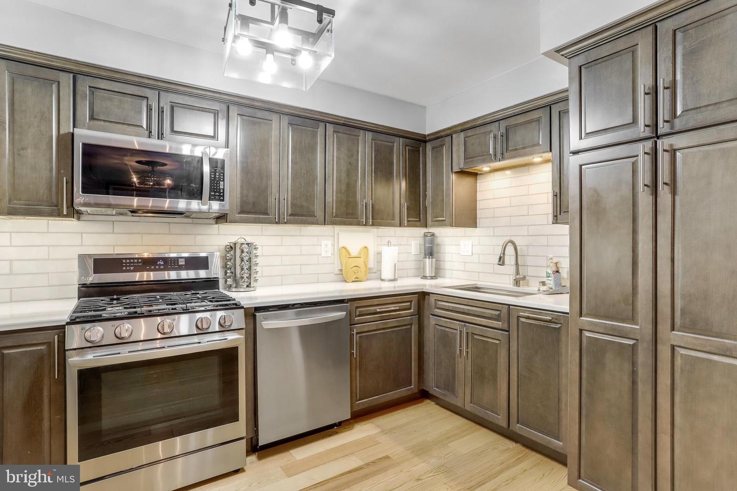 1300 ARMY NAVY DR #307, ARLINGTON, Virginia 22202, 1 Bedroom Bedrooms, 3 Rooms Rooms,1 BathroomBathrooms,Residential,For sale,1300 ARMY NAVY DR #307,VAAR2061700 MLS # VAAR2061700