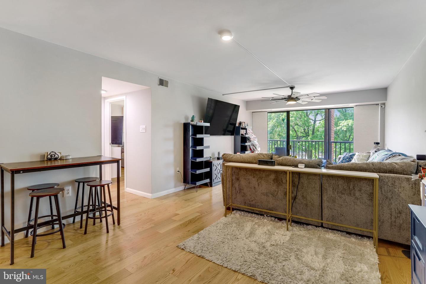1300 ARMY NAVY DR #307, ARLINGTON, Virginia 22202, 1 Bedroom Bedrooms, 3 Rooms Rooms,1 BathroomBathrooms,Residential,For sale,1300 ARMY NAVY DR #307,VAAR2061700 MLS # VAAR2061700