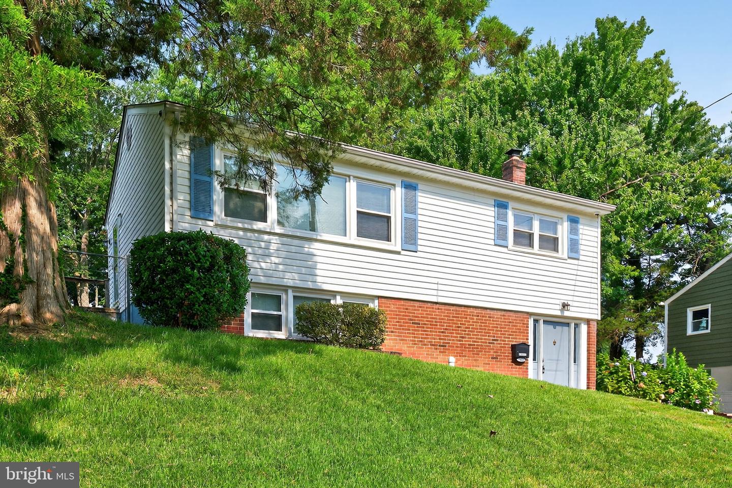 13430 GREENACRE DR, WOODBRIDGE, Virginia 22191, 4 Bedrooms Bedrooms, ,2 BathroomsBathrooms,Residential,For sale,13430 GREENACRE DR,VAPW2100498 MLS # VAPW2100498