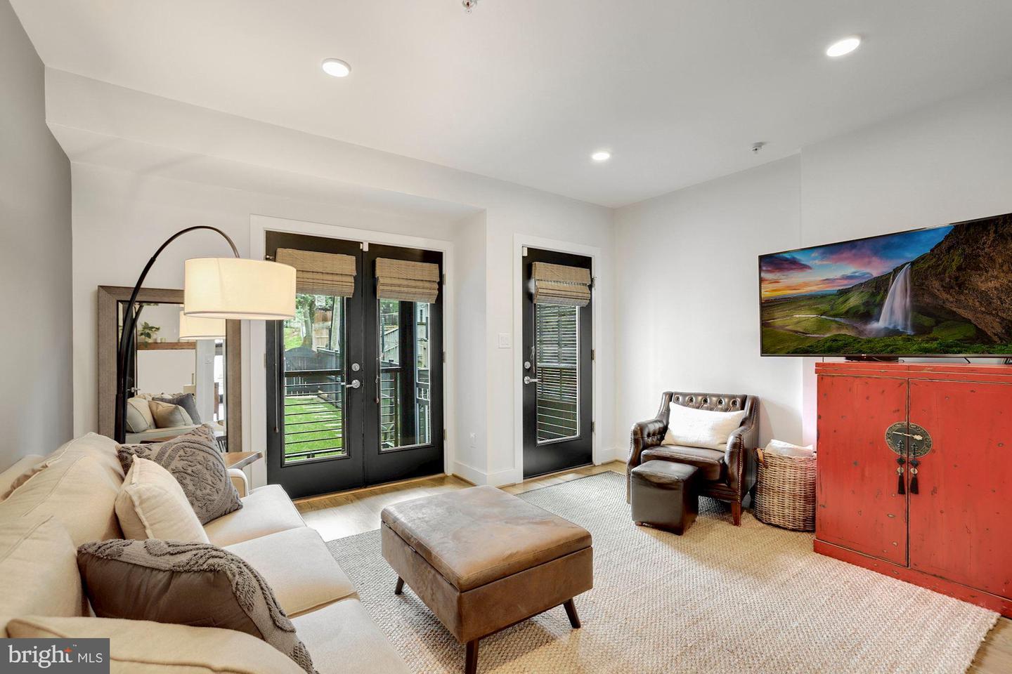 724 NW TAYLOR ST NW #1, WASHINGTON, District Of Columbia 20011, 3 Bedrooms Bedrooms, ,2 BathroomsBathrooms,Residential,For sale,724 NW TAYLOR ST NW #1,DCDC2212492 MLS # DCDC2212492