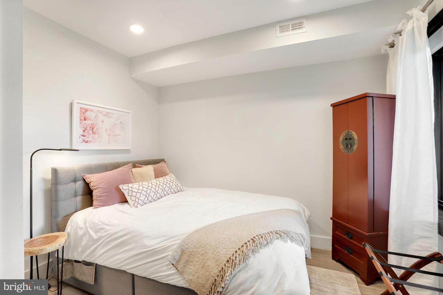 724 NW TAYLOR ST NW #1, WASHINGTON, District Of Columbia 20011, 3 Bedrooms Bedrooms, ,2 BathroomsBathrooms,Residential,For sale,724 NW TAYLOR ST NW #1,DCDC2212492 MLS # DCDC2212492