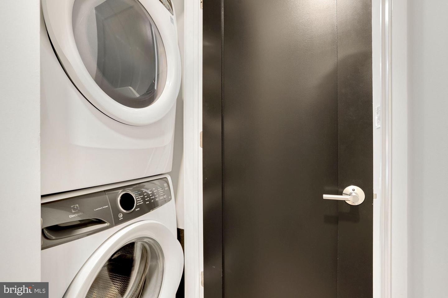 724 NW TAYLOR ST NW #1, WASHINGTON, District Of Columbia 20011, 3 Bedrooms Bedrooms, ,2 BathroomsBathrooms,Residential,For sale,724 NW TAYLOR ST NW #1,DCDC2212492 MLS # DCDC2212492