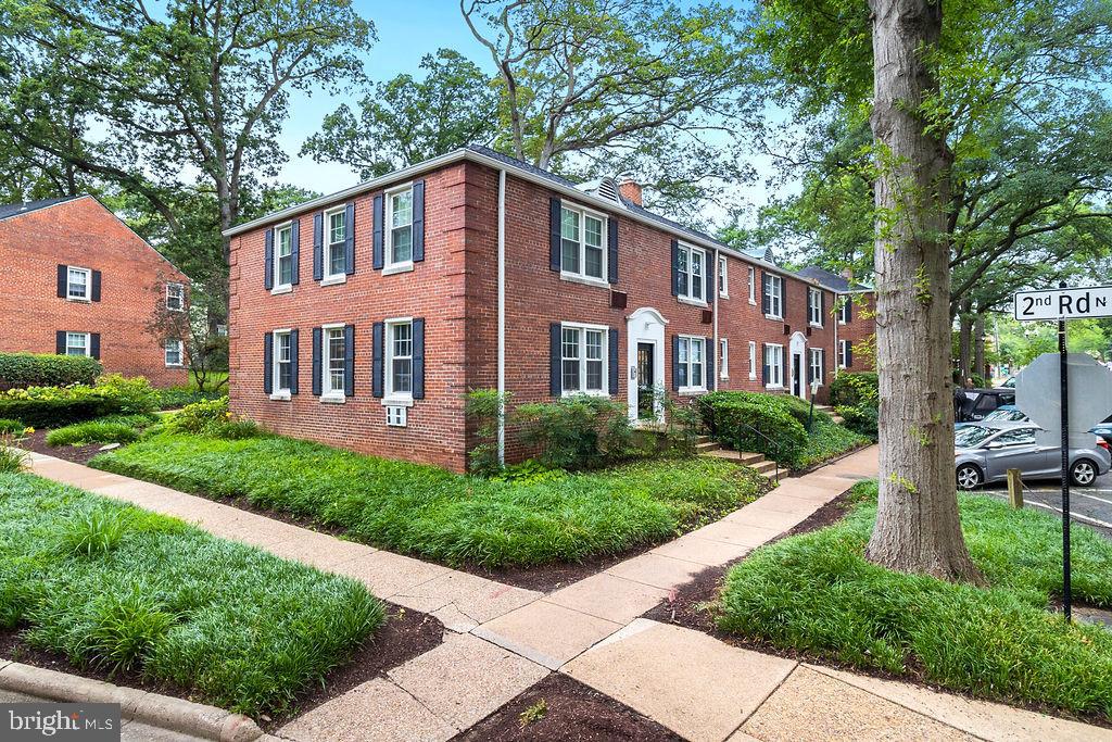 248 N THOMAS ST N #1, ARLINGTON, Virginia 22203, 1 Bedroom Bedrooms, 2 Rooms Rooms,1 BathroomBathrooms,Residential,For sale,248 N THOMAS ST N #1,VAAR2061544 MLS # VAAR2061544
