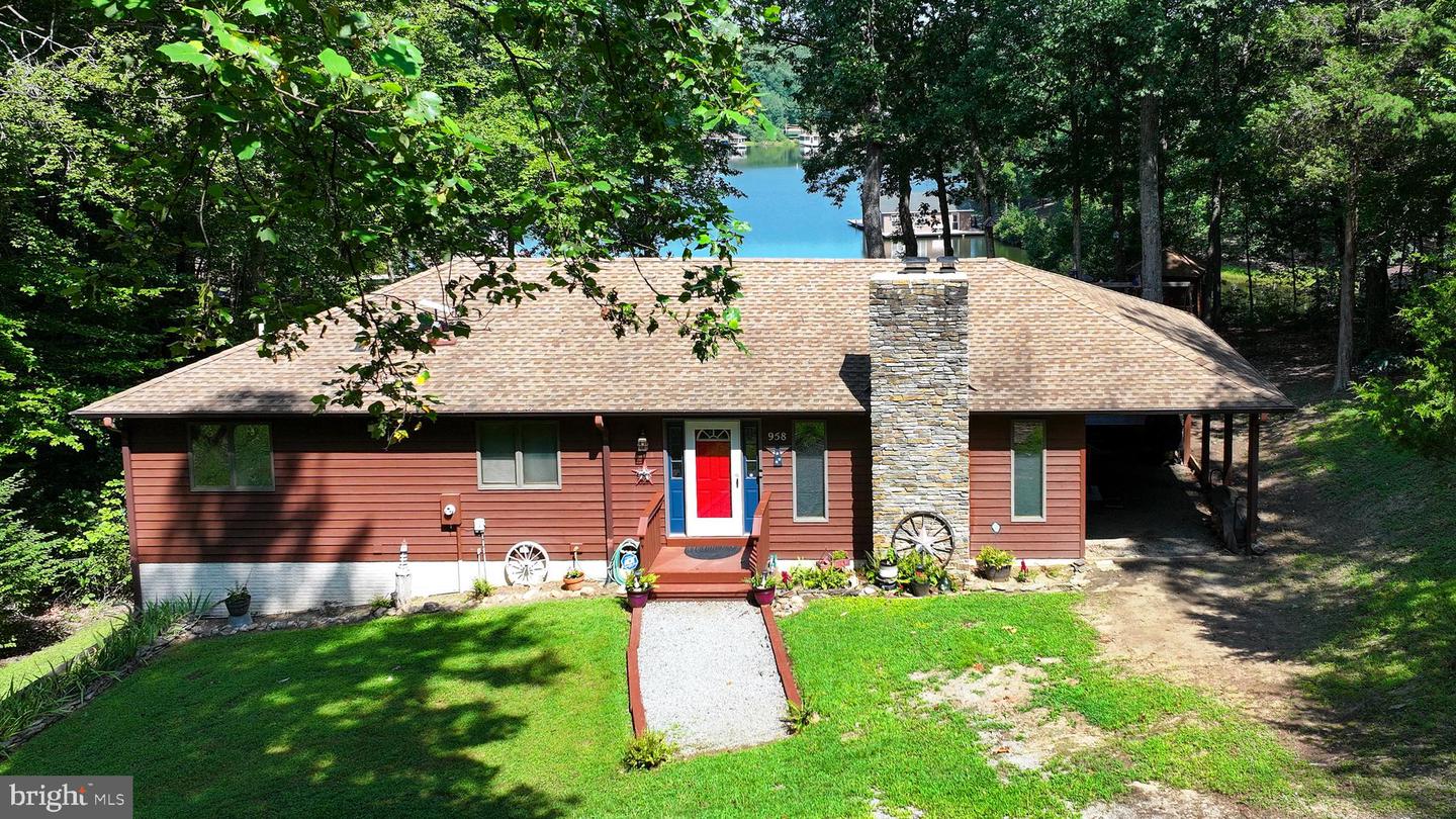 958 PINE HARBOUR, MINERAL, Virginia 23117, 5 Bedrooms Bedrooms, 10 Rooms Rooms,3 BathroomsBathrooms,Residential,For sale,958 PINE HARBOUR,VALA2008366 MLS # VALA2008366