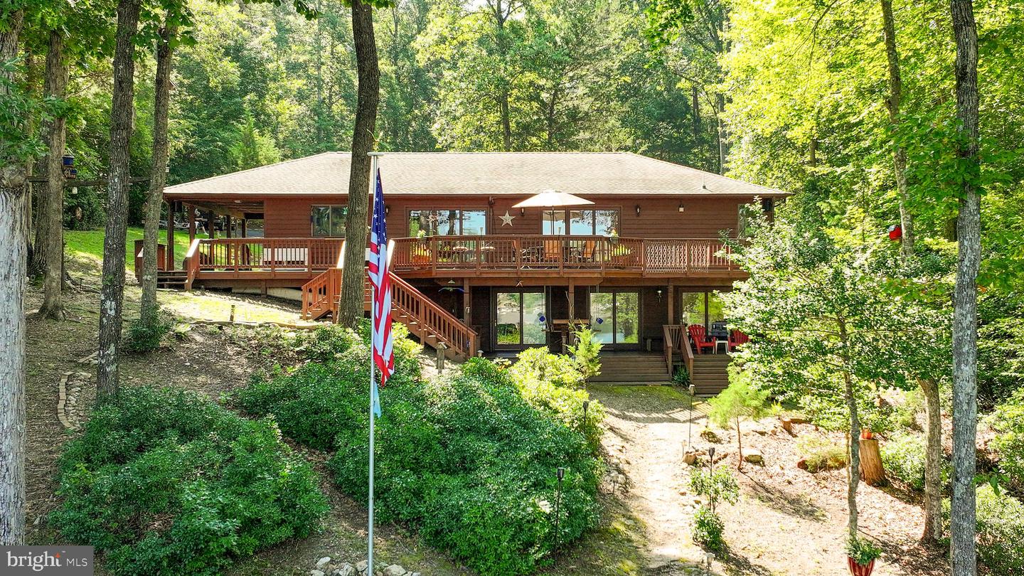 958 PINE HARBOUR, MINERAL, Virginia 23117, 5 Bedrooms Bedrooms, 10 Rooms Rooms,3 BathroomsBathrooms,Residential,For sale,958 PINE HARBOUR,VALA2008366 MLS # VALA2008366