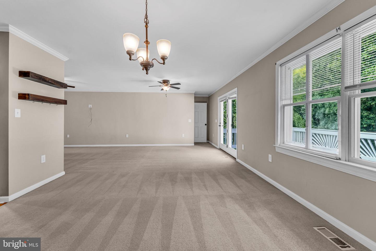 10696 MOORE DR, MANASSAS, Virginia 20111, 5 Bedrooms Bedrooms, ,3 BathroomsBathrooms,Residential,For sale,10696 MOORE DR,VAPW2100382 MLS # VAPW2100382