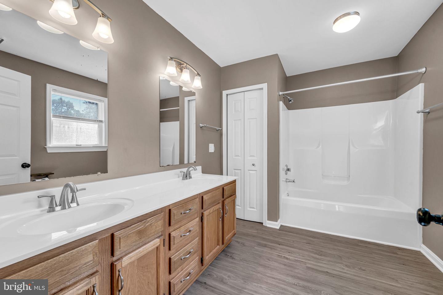 10696 MOORE DR, MANASSAS, Virginia 20111, 5 Bedrooms Bedrooms, ,3 BathroomsBathrooms,Residential,For sale,10696 MOORE DR,VAPW2100382 MLS # VAPW2100382