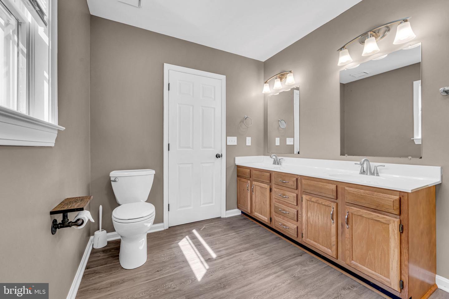 10696 MOORE DR, MANASSAS, Virginia 20111, 5 Bedrooms Bedrooms, ,3 BathroomsBathrooms,Residential,For sale,10696 MOORE DR,VAPW2100382 MLS # VAPW2100382