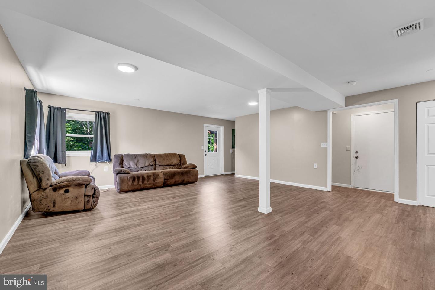 10696 MOORE DR, MANASSAS, Virginia 20111, 5 Bedrooms Bedrooms, ,3 BathroomsBathrooms,Residential,For sale,10696 MOORE DR,VAPW2100382 MLS # VAPW2100382