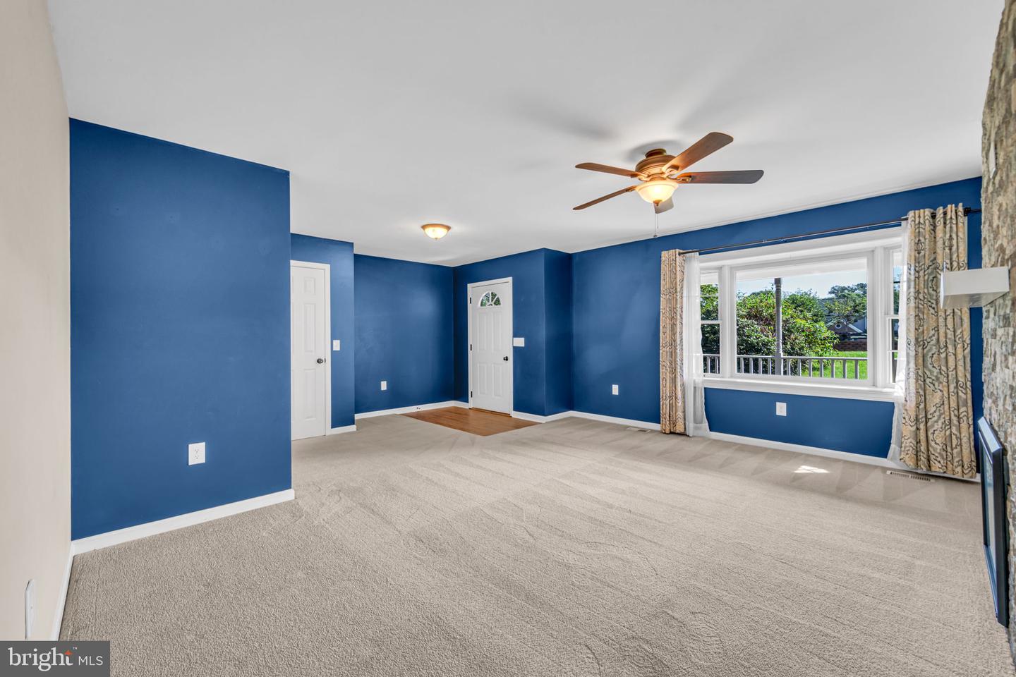 10696 MOORE DR, MANASSAS, Virginia 20111, 5 Bedrooms Bedrooms, ,3 BathroomsBathrooms,Residential,For sale,10696 MOORE DR,VAPW2100382 MLS # VAPW2100382