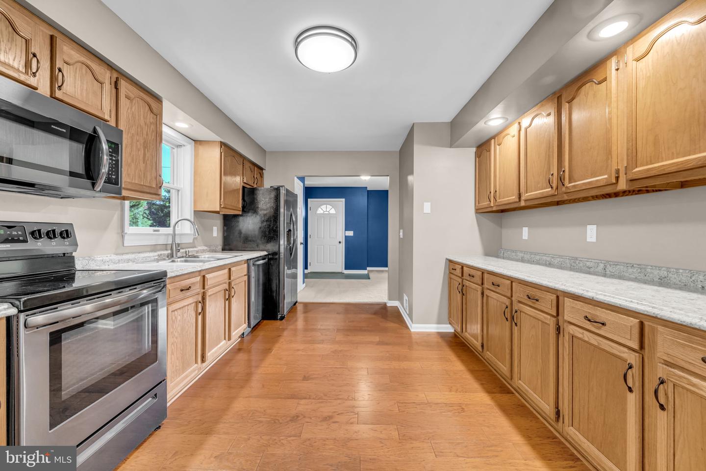 10696 MOORE DR, MANASSAS, Virginia 20111, 5 Bedrooms Bedrooms, ,3 BathroomsBathrooms,Residential,For sale,10696 MOORE DR,VAPW2100382 MLS # VAPW2100382