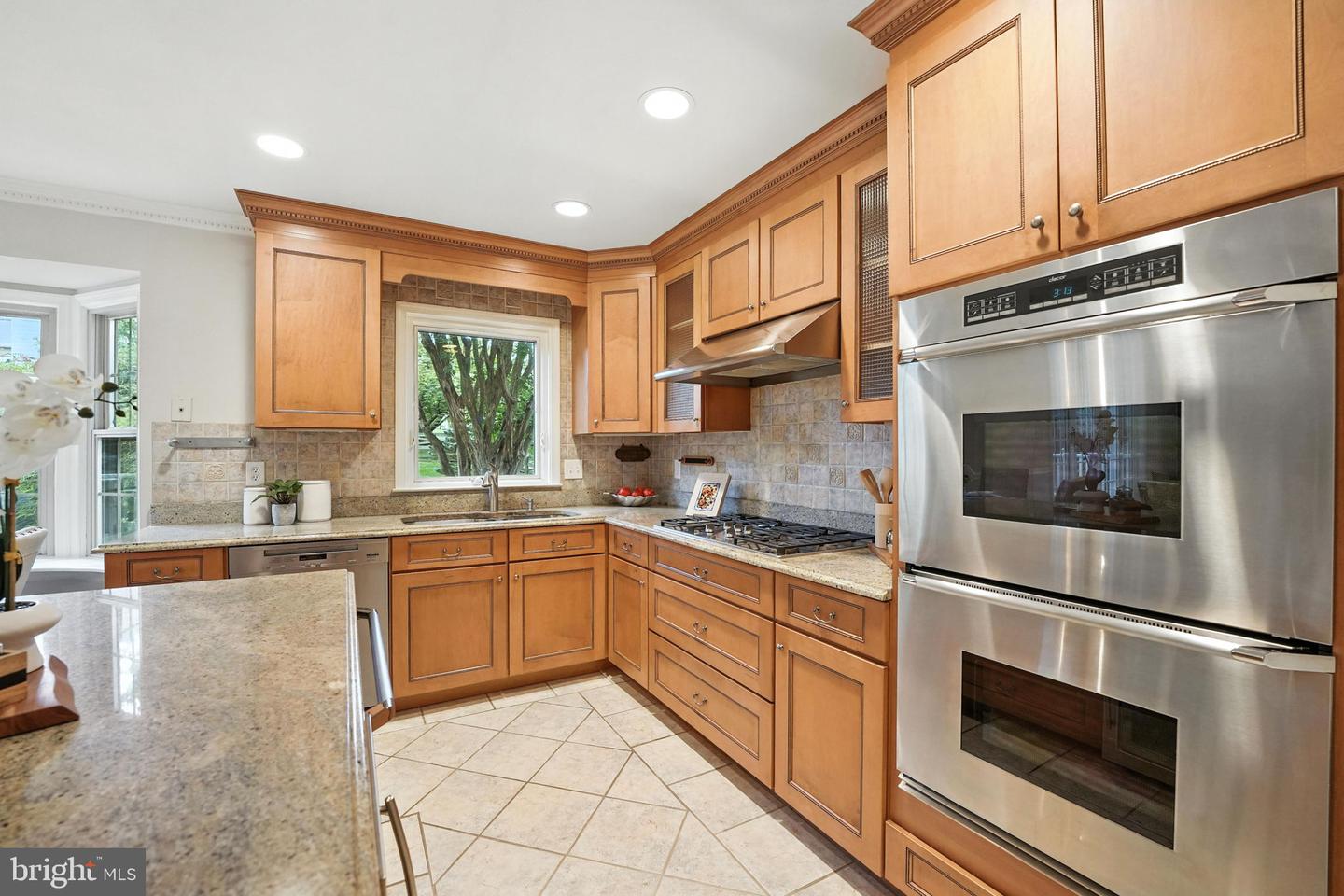7013 HUNDSFORD LN, SPRINGFIELD, Virginia 22153, 4 Bedrooms Bedrooms, ,2 BathroomsBathrooms,Residential,For sale,7013 HUNDSFORD LN,VAFX2258552 MLS # VAFX2258552