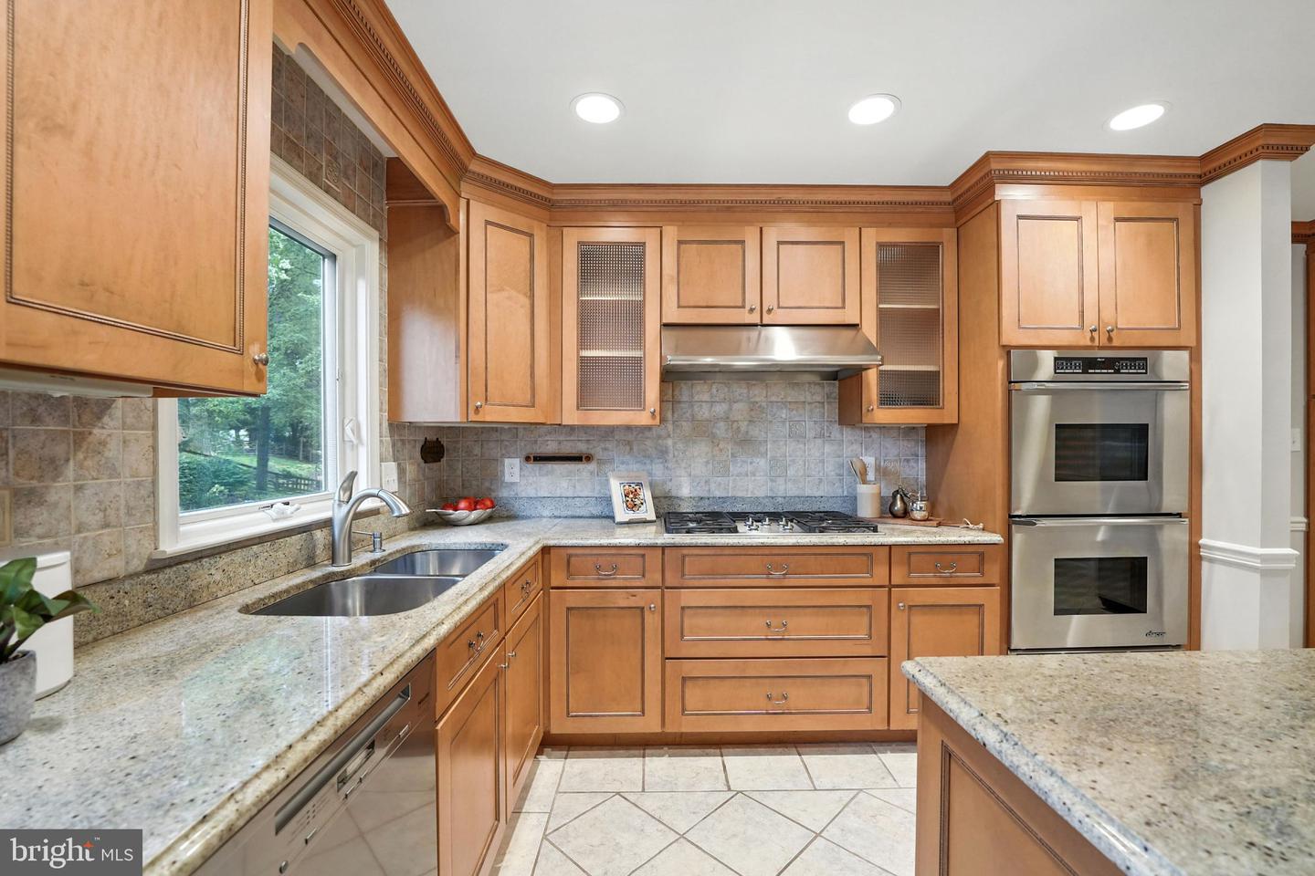 7013 HUNDSFORD LN, SPRINGFIELD, Virginia 22153, 4 Bedrooms Bedrooms, ,2 BathroomsBathrooms,Residential,For sale,7013 HUNDSFORD LN,VAFX2258552 MLS # VAFX2258552
