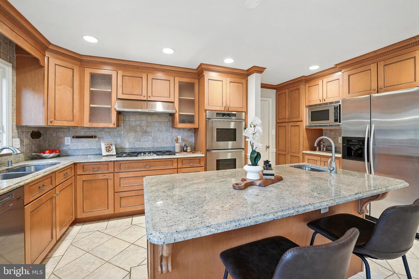 7013 HUNDSFORD LN, SPRINGFIELD, Virginia 22153, 4 Bedrooms Bedrooms, ,2 BathroomsBathrooms,Residential,For sale,7013 HUNDSFORD LN,VAFX2258552 MLS # VAFX2258552