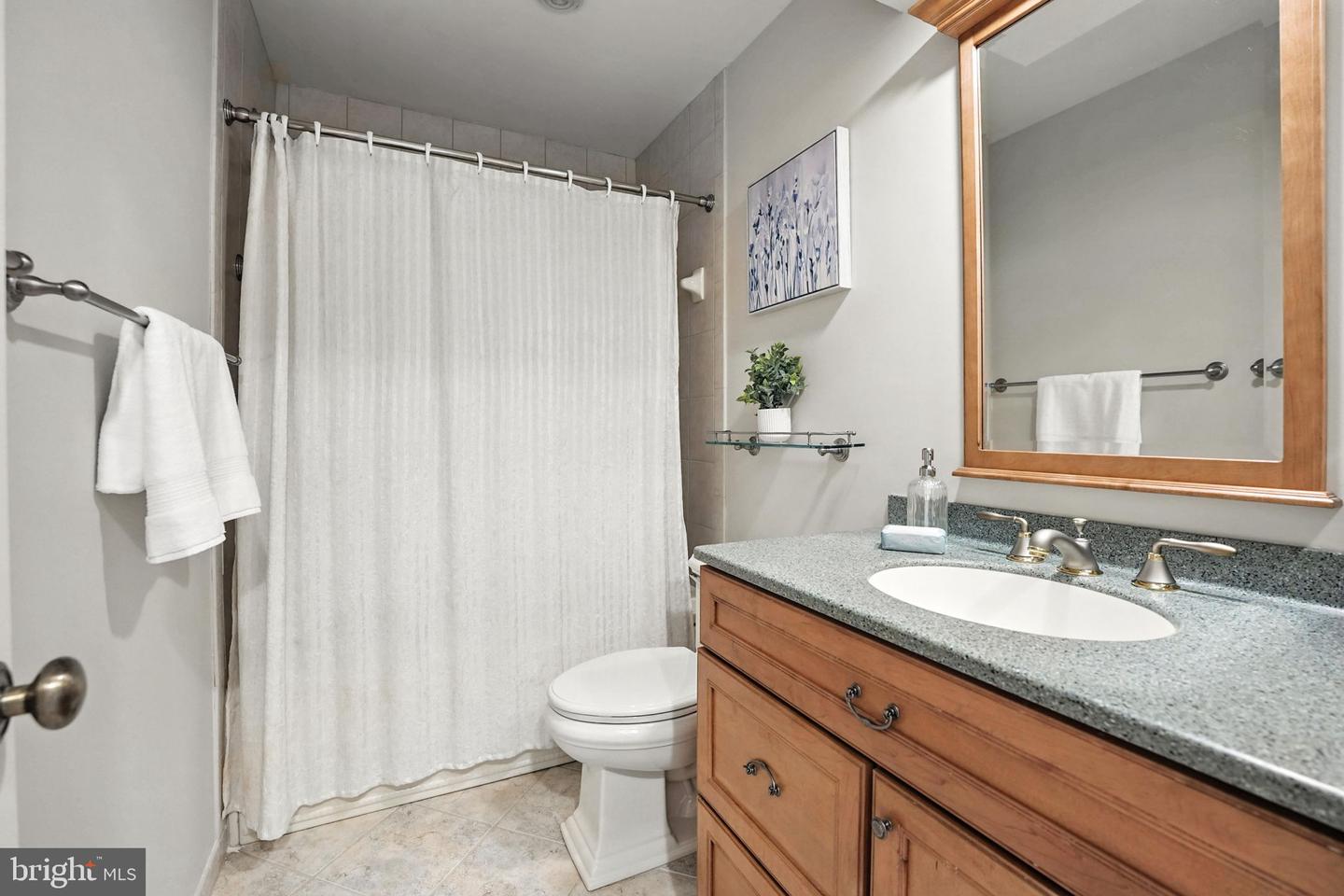7013 HUNDSFORD LN, SPRINGFIELD, Virginia 22153, 4 Bedrooms Bedrooms, ,2 BathroomsBathrooms,Residential,For sale,7013 HUNDSFORD LN,VAFX2258552 MLS # VAFX2258552