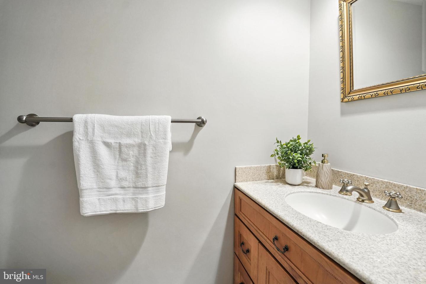 7013 HUNDSFORD LN, SPRINGFIELD, Virginia 22153, 4 Bedrooms Bedrooms, ,2 BathroomsBathrooms,Residential,For sale,7013 HUNDSFORD LN,VAFX2258552 MLS # VAFX2258552