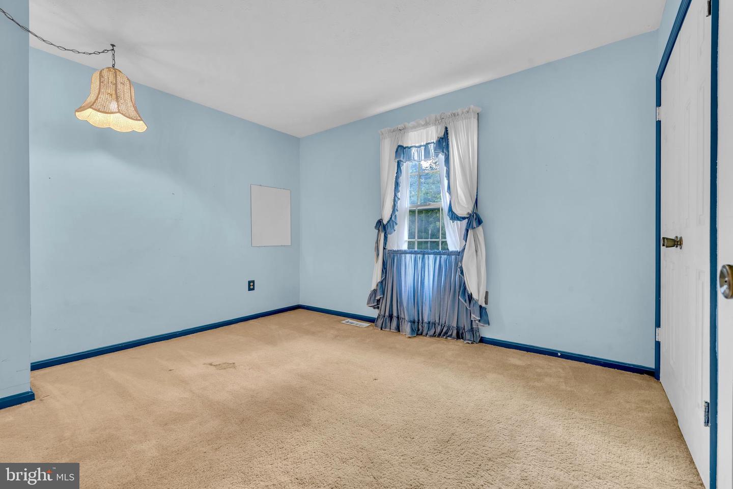 6050 GREENWAY CT, MANASSAS, Virginia 20112, 5 Bedrooms Bedrooms, ,2 BathroomsBathrooms,Residential,For sale,6050 GREENWAY CT,VAPW2100426 MLS # VAPW2100426