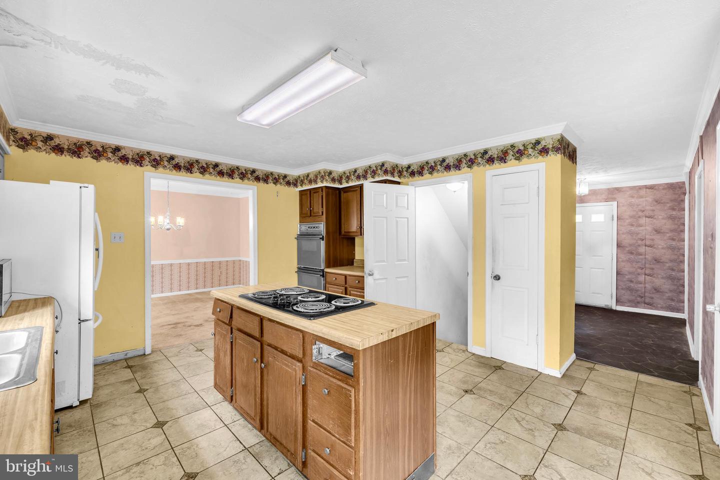 6050 GREENWAY CT, MANASSAS, Virginia 20112, 5 Bedrooms Bedrooms, ,2 BathroomsBathrooms,Residential,For sale,6050 GREENWAY CT,VAPW2100426 MLS # VAPW2100426