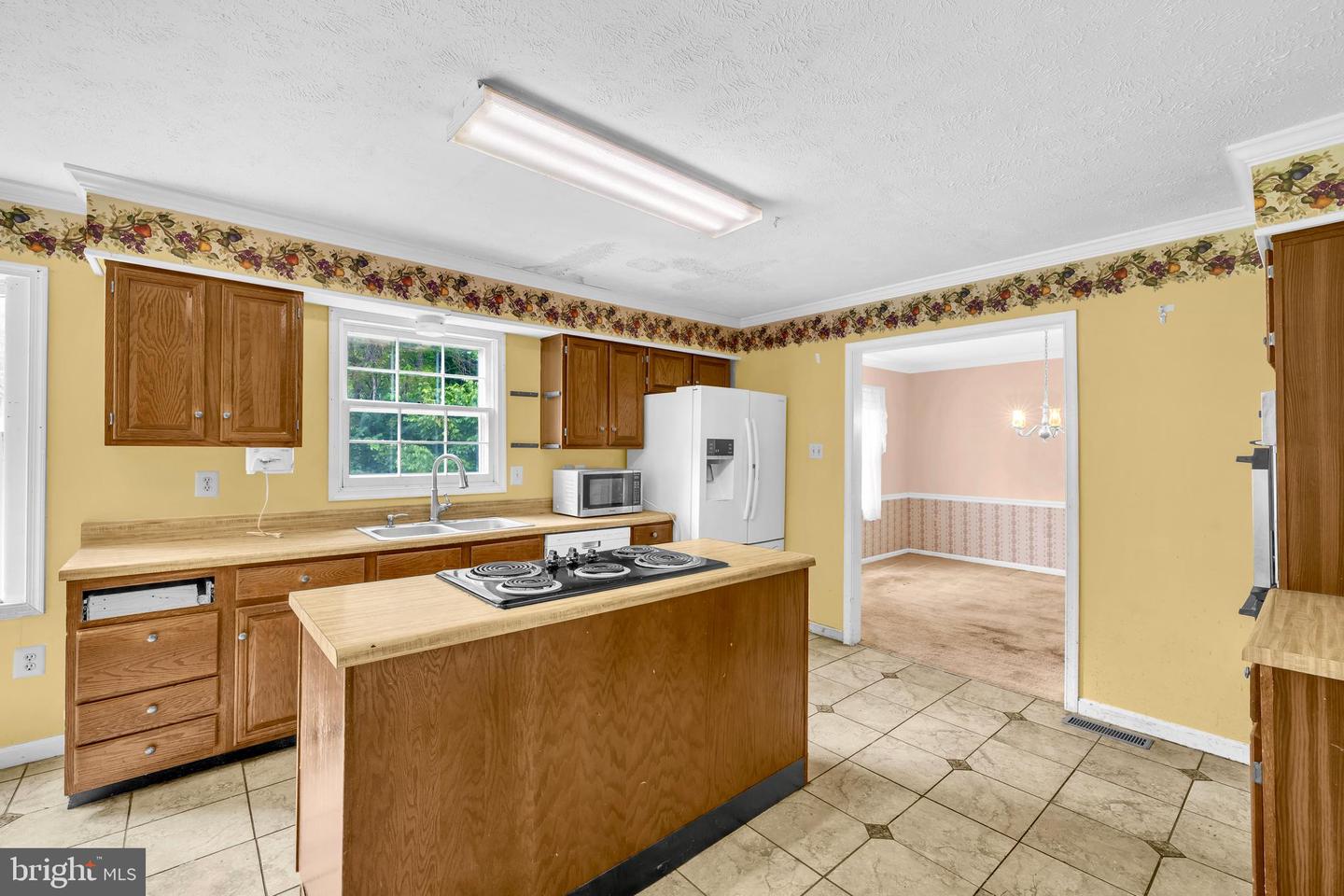 6050 GREENWAY CT, MANASSAS, Virginia 20112, 5 Bedrooms Bedrooms, ,2 BathroomsBathrooms,Residential,For sale,6050 GREENWAY CT,VAPW2100426 MLS # VAPW2100426