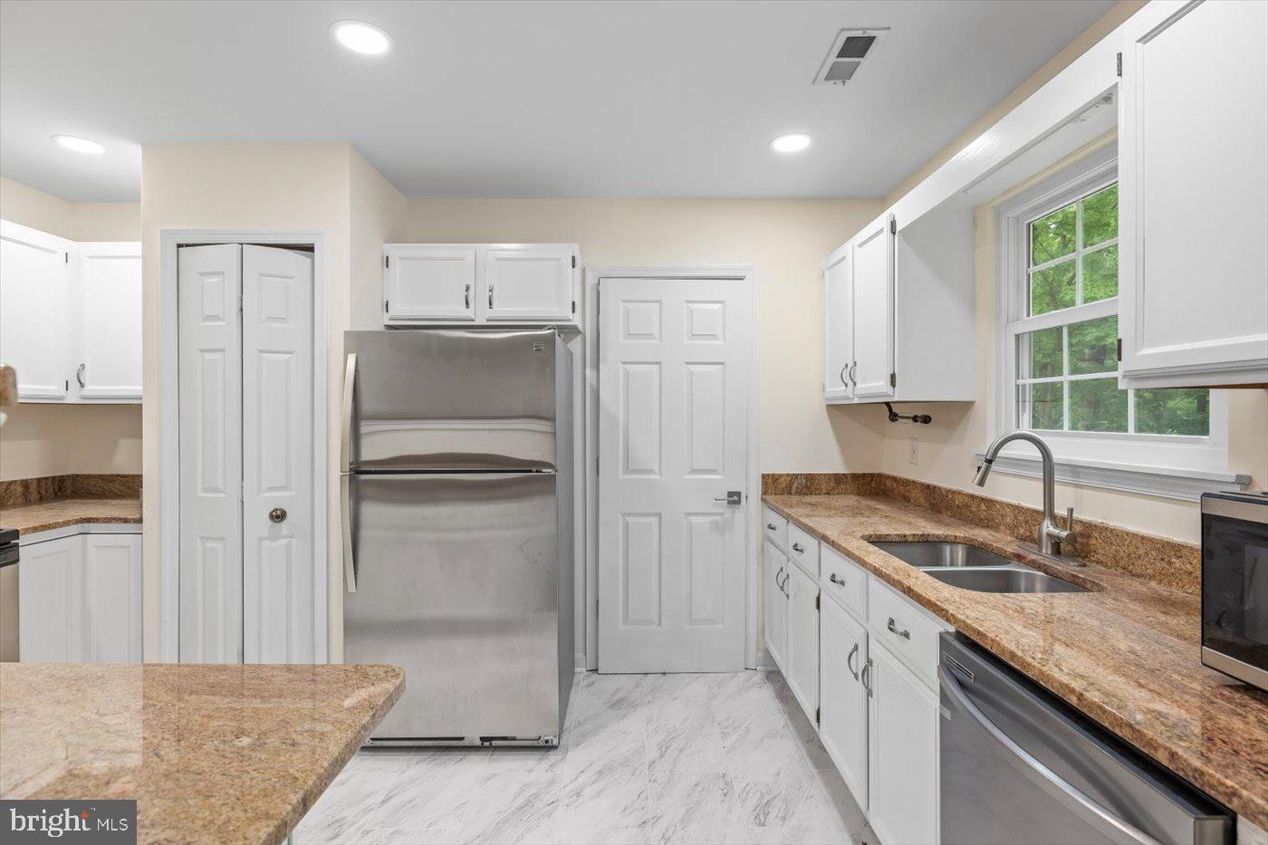 5705 CASCADE DR, FREDERICKSBURG, Virginia 22407, 3 Bedrooms Bedrooms, ,2 BathroomsBathrooms,Residential,For sale,5705 CASCADE DR,VASP2035094 MLS # VASP2035094