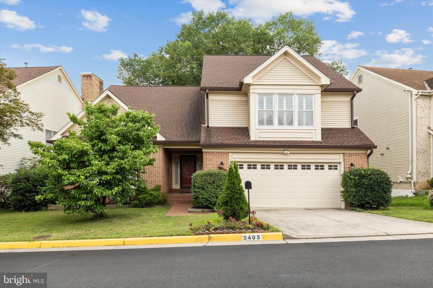 3405 SILVER MAPLE PL, FALLS CHURCH, Virginia 22042, 4 Bedrooms Bedrooms, ,4 BathroomsBathrooms,Residential,For sale,3405 SILVER MAPLE PL,VAFX2259220 MLS # VAFX2259220