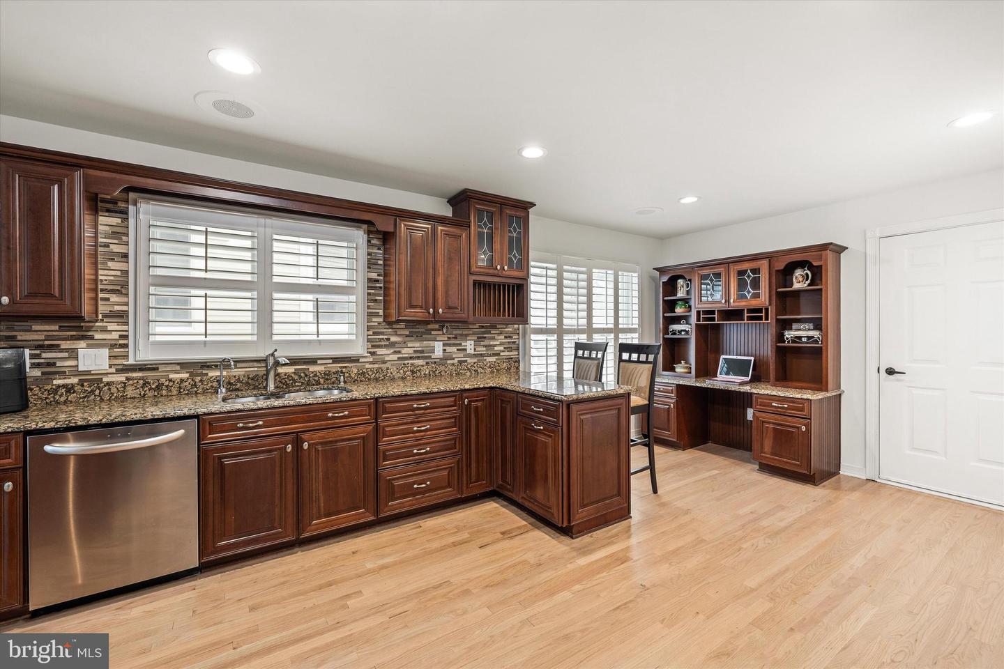 3405 SILVER MAPLE PL, FALLS CHURCH, Virginia 22042, 4 Bedrooms Bedrooms, ,4 BathroomsBathrooms,Residential,For sale,3405 SILVER MAPLE PL,VAFX2259220 MLS # VAFX2259220